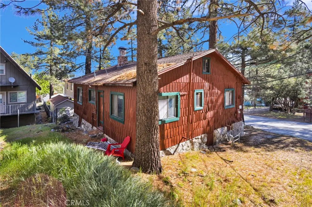 2054 E Canyon Wrightwood, CA 92397