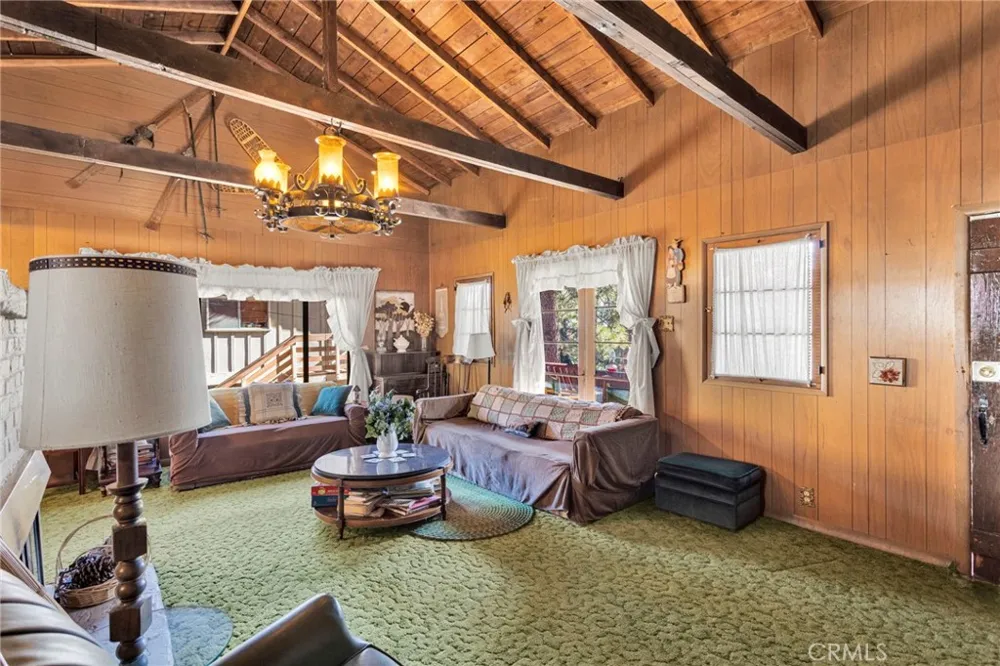 2054 E Canyon Wrightwood, CA 92397