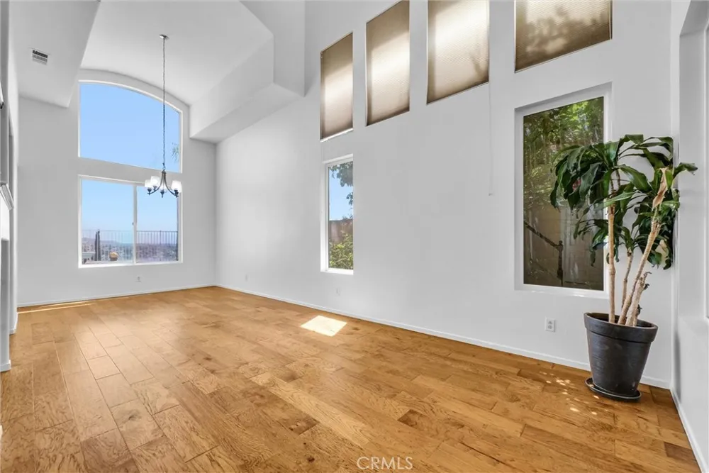 43 Villa Valtelena Lake Elsinore, CA 92532