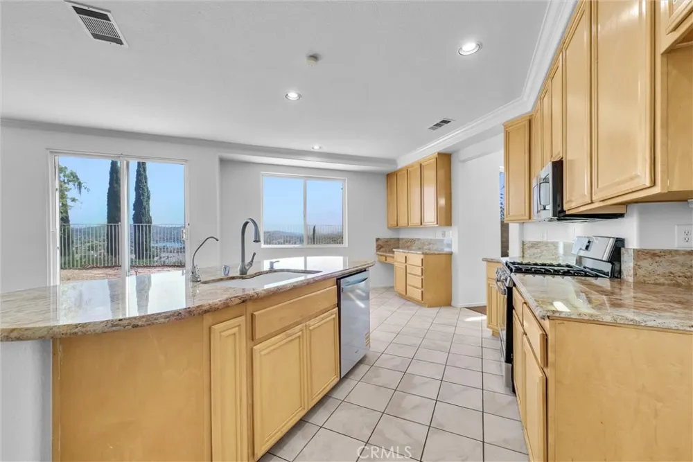 43 Villa Valtelena Lake Elsinore, CA 92532