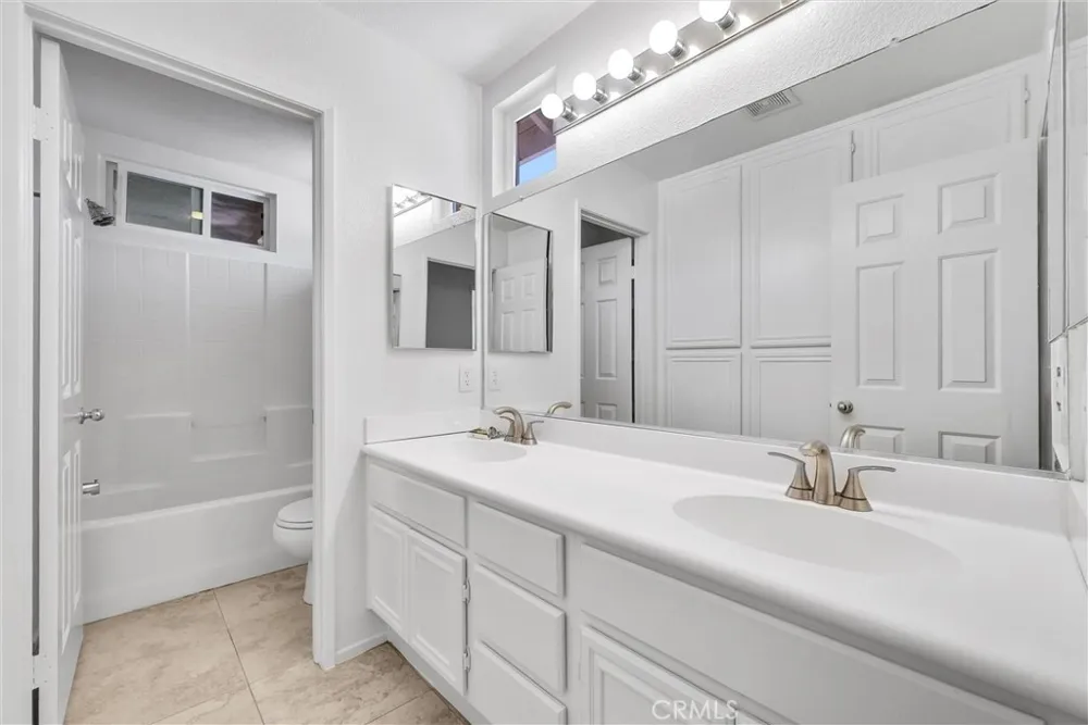 43 Villa Valtelena Lake Elsinore, CA 92532