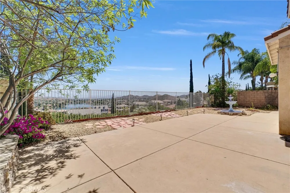 43 Villa Valtelena Lake Elsinore, CA 92532