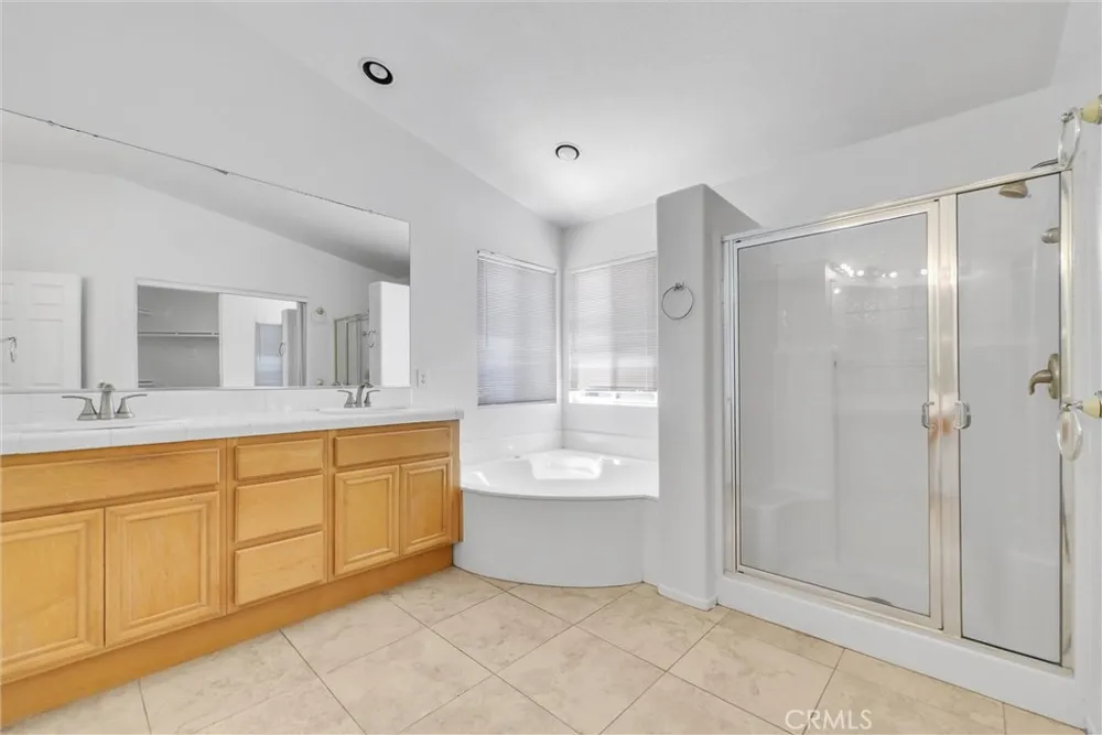 43 Villa Valtelena Lake Elsinore, CA 92532