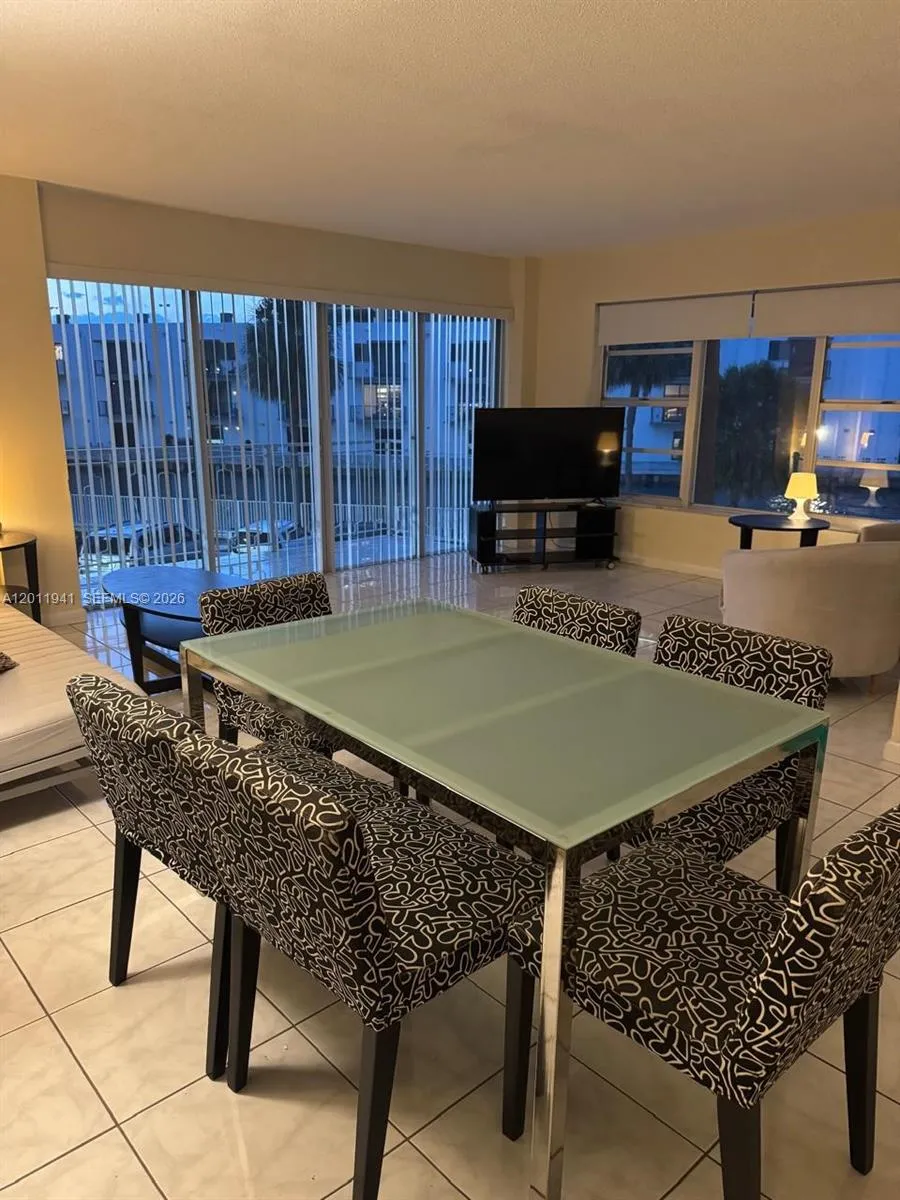 11111 Biscayne Blvd #2H Miami, FL 33181