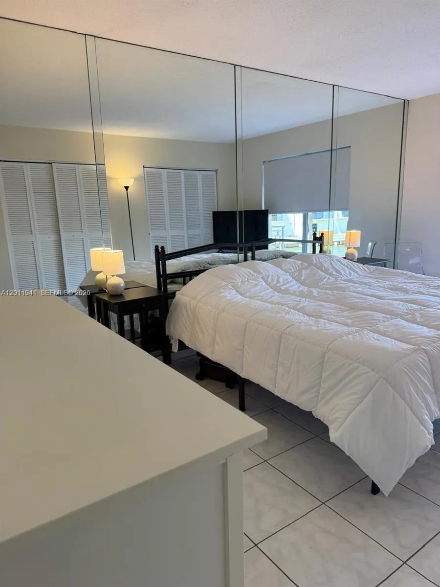 11111 Biscayne Blvd #2H Miami, FL 33181