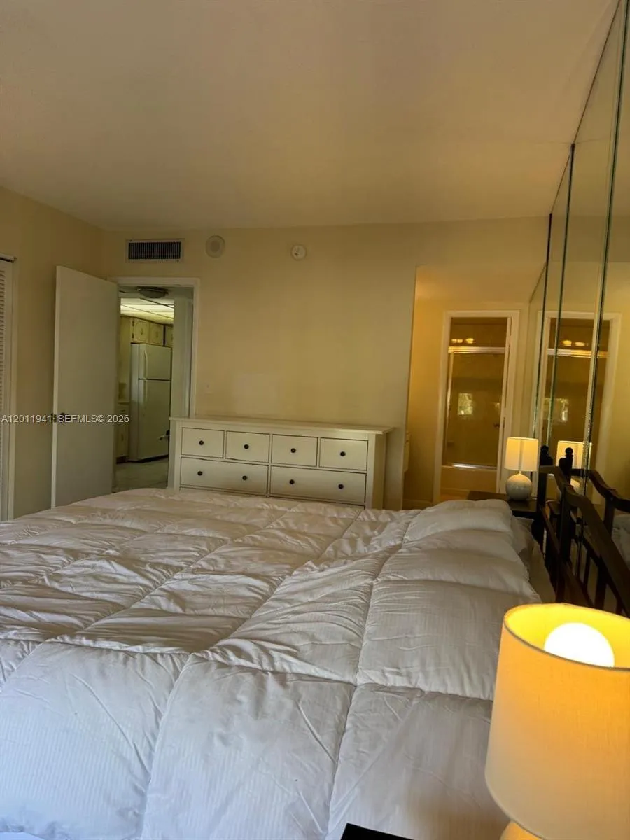 11111 Biscayne Blvd #2H Miami, FL 33181