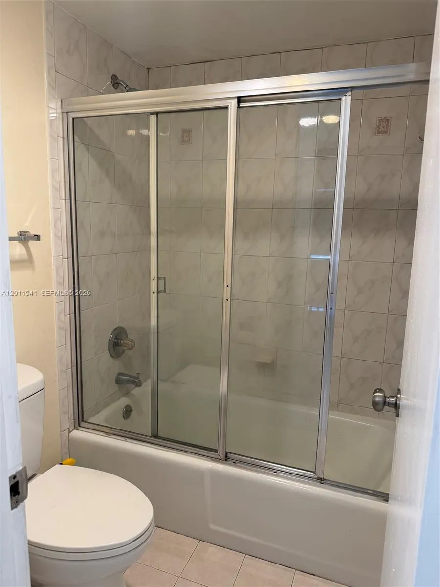 11111 Biscayne Blvd #2H Miami, FL 33181