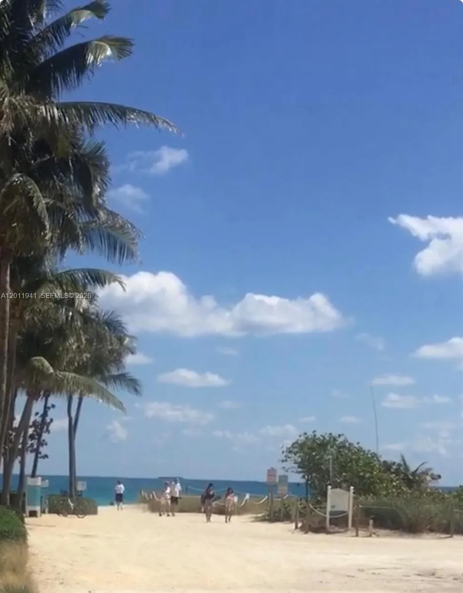 11111 Biscayne Blvd #2H Miami, FL 33181