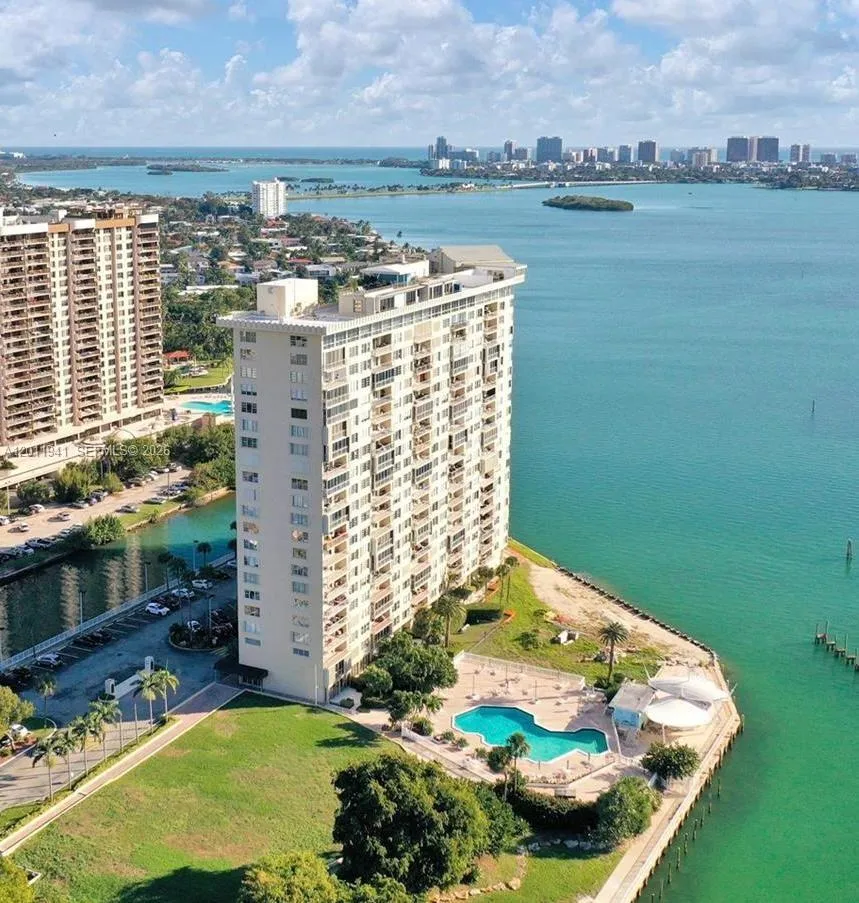 11111 Biscayne Blvd #2H Miami, FL 33181