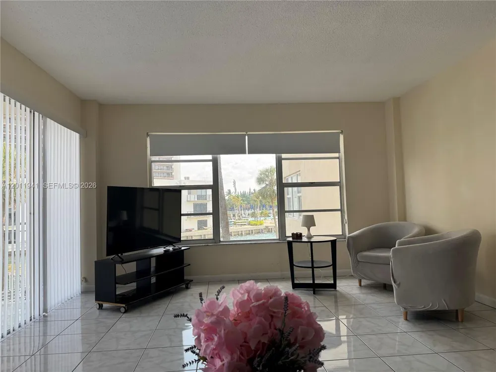 11111 Biscayne Blvd #2H Miami, FL 33181