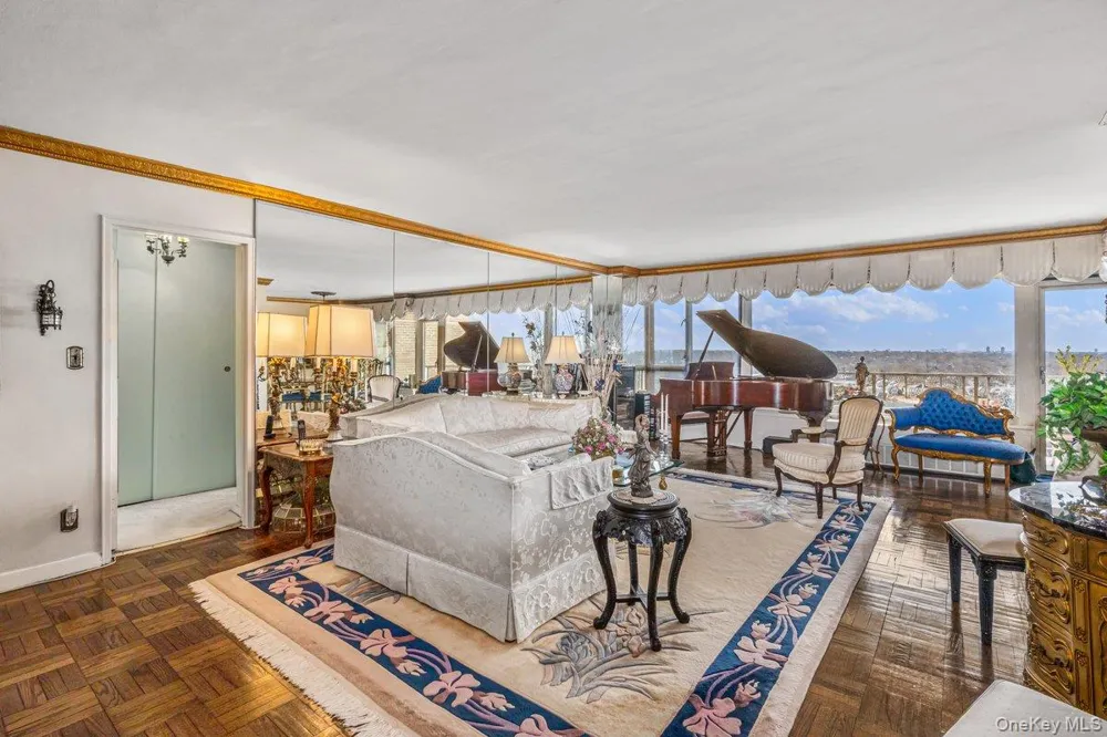 166-25 Powells Cove Boulevard #19G Beechhurst, NY 11357