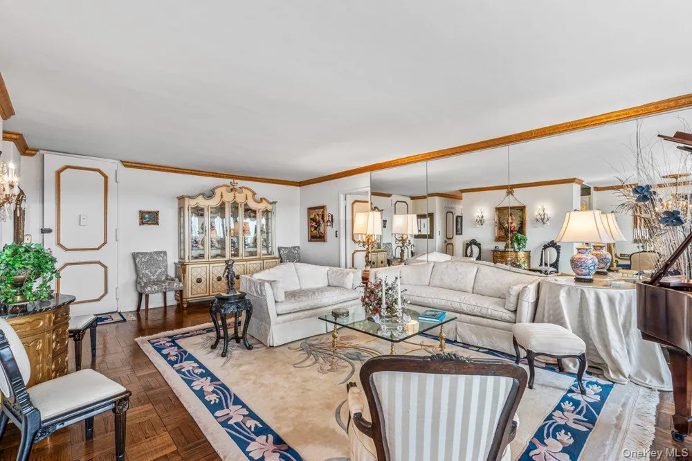 166-25 Powells Cove Boulevard #19G Beechhurst, NY 11357