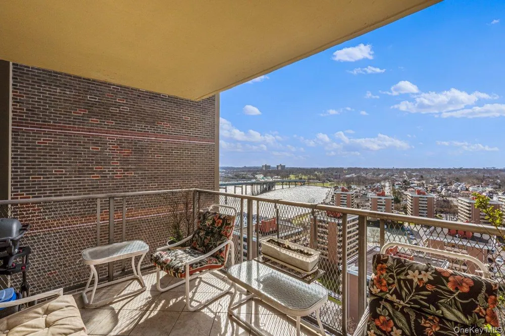 166-25 Powells Cove Boulevard #19G Beechhurst, NY 11357