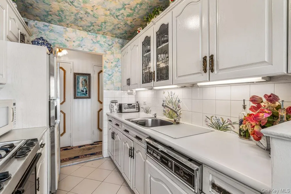 166-25 Powells Cove Boulevard #19G Beechhurst, NY 11357