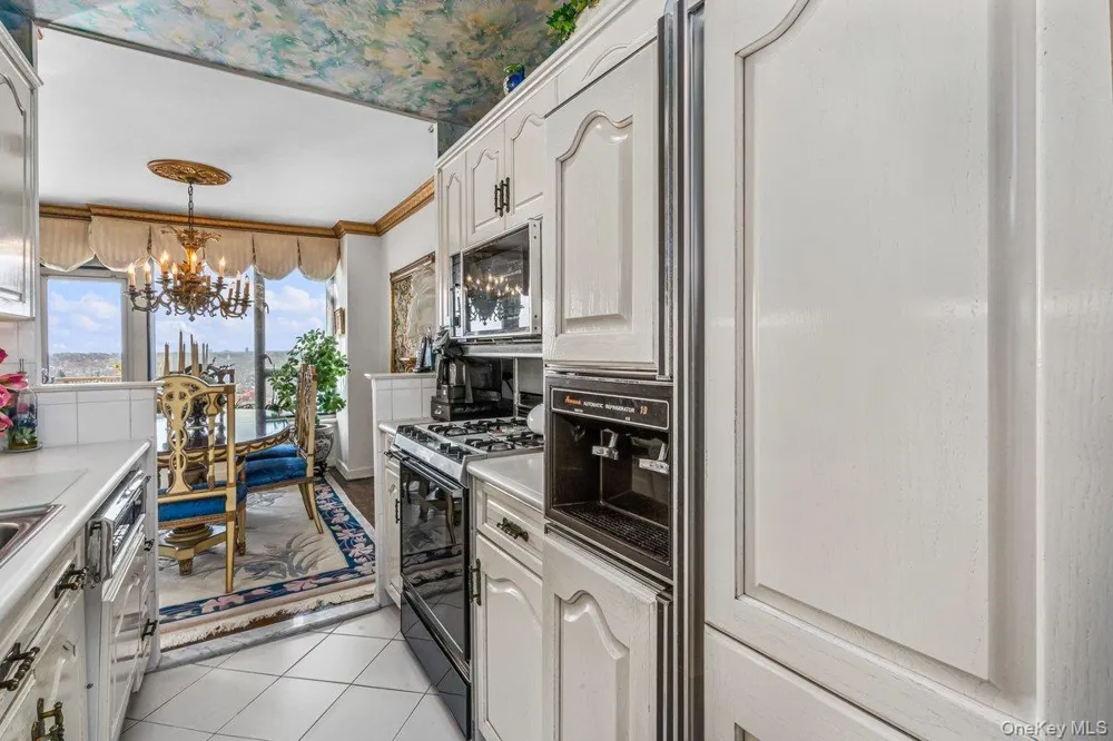 166-25 Powells Cove Boulevard #19G Beechhurst, NY 11357