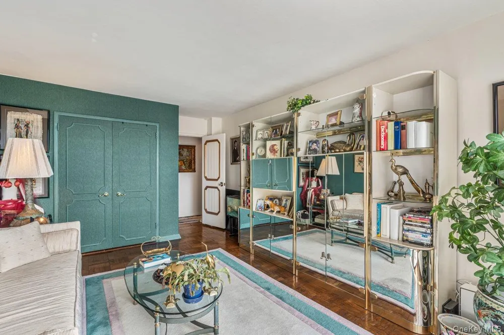 166-25 Powells Cove Boulevard #19G Beechhurst, NY 11357