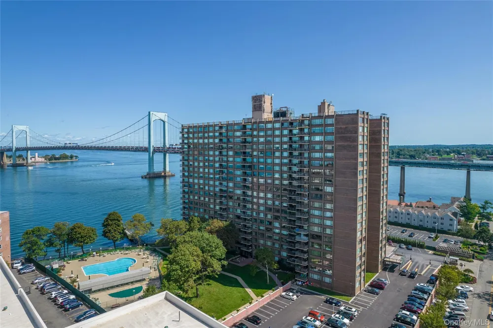 166-25 Powells Cove Boulevard #19G Beechhurst, NY 11357
