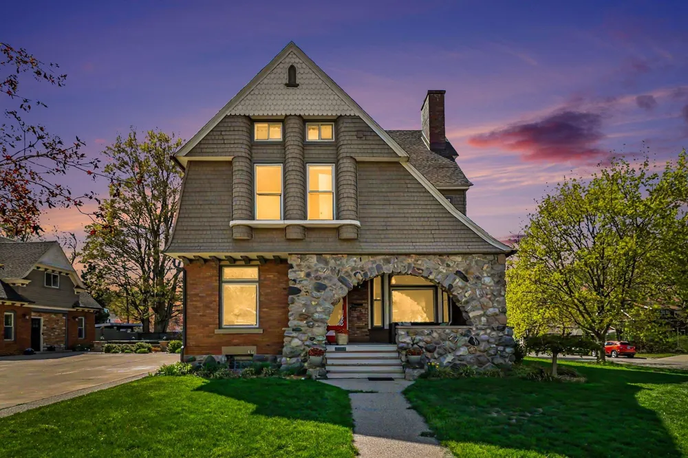303 S Courtland Street Hart, MI 49420