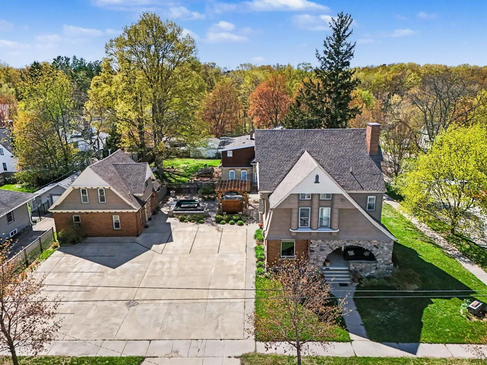 303 S Courtland Street Hart, MI 49420