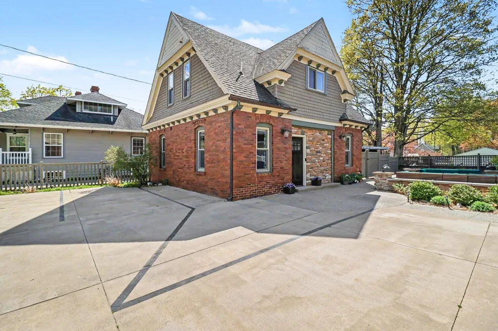 303 S Courtland Street Hart, MI 49420