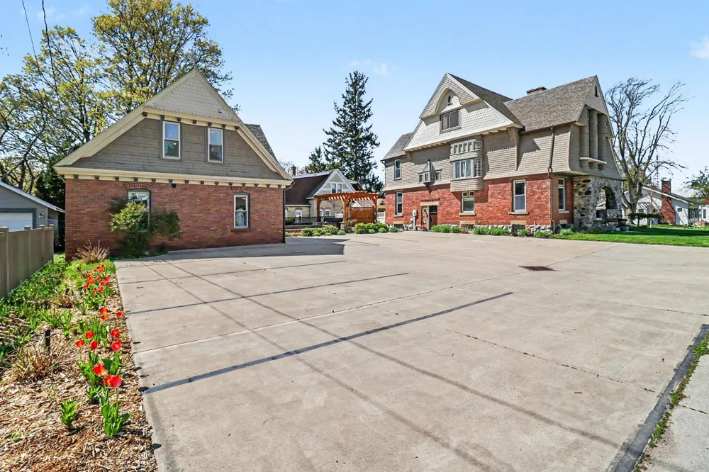 303 S Courtland Street Hart, MI 49420