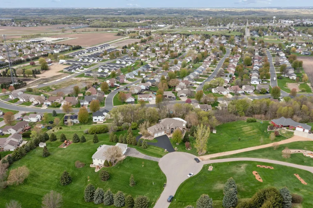 23840 Prairie Court Belle Plaine, MN 56011