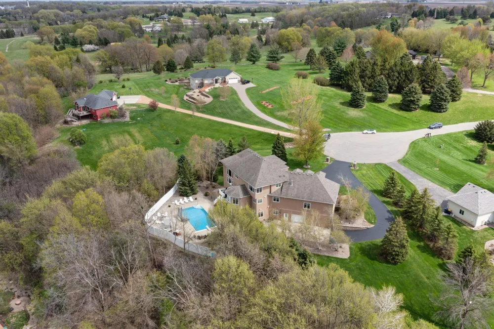 23840 Prairie Court Belle Plaine, MN 56011
