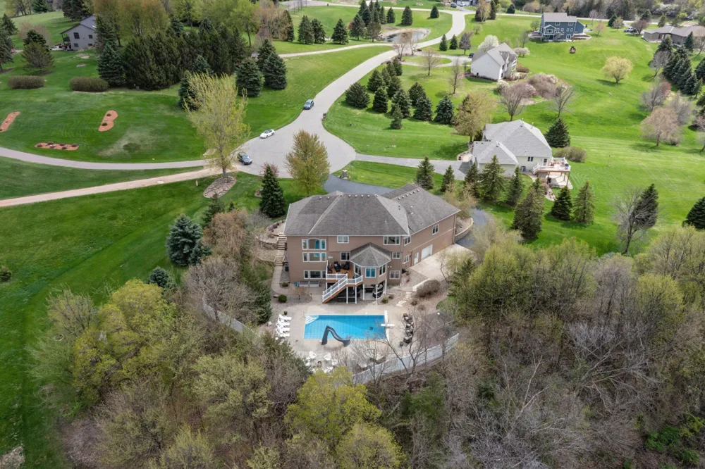 23840 Prairie Court Belle Plaine, MN 56011