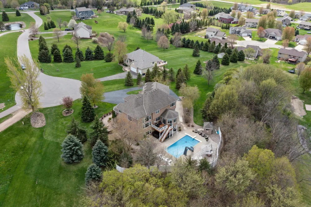 23840 Prairie Court Belle Plaine, MN 56011