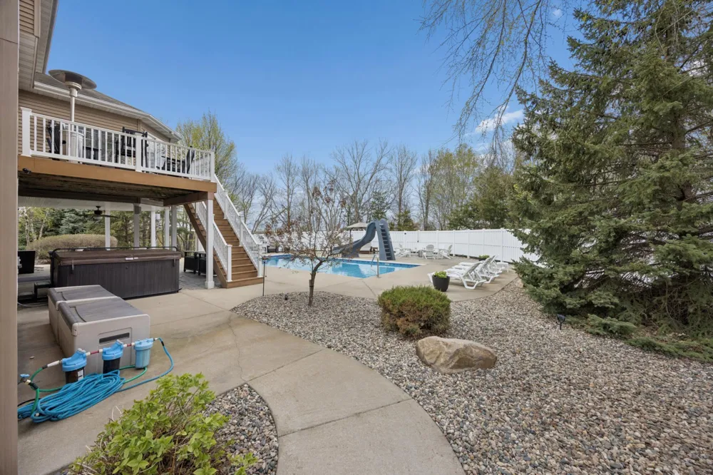 23840 Prairie Court Belle Plaine, MN 56011