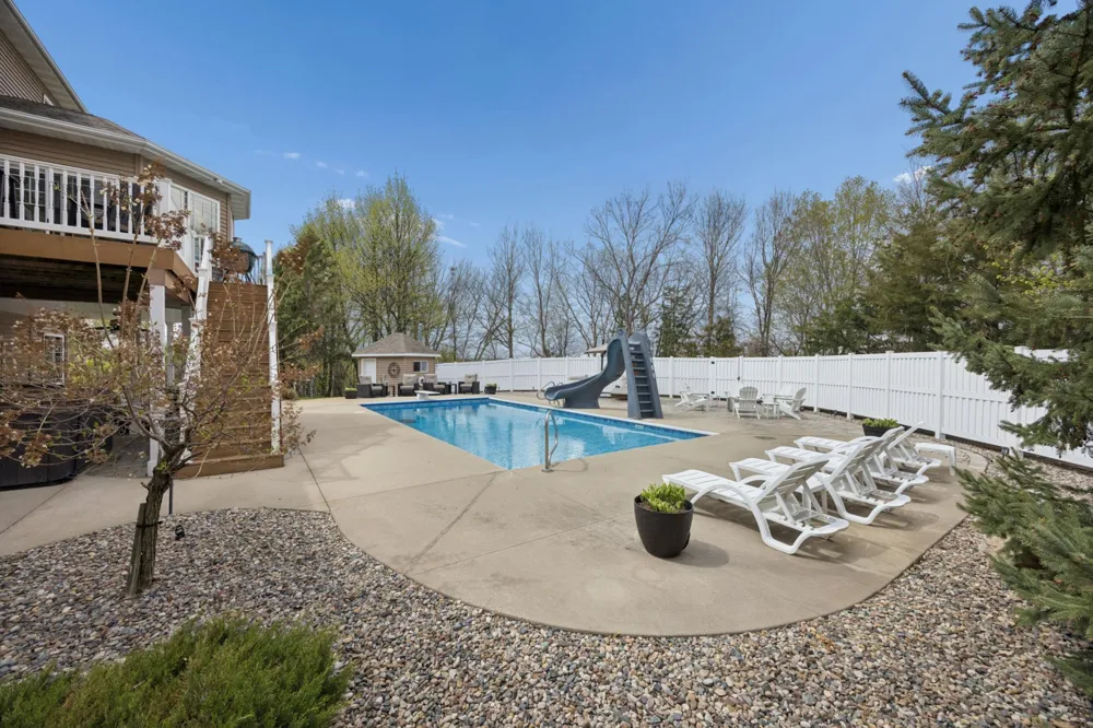 23840 Prairie Court Belle Plaine, MN 56011