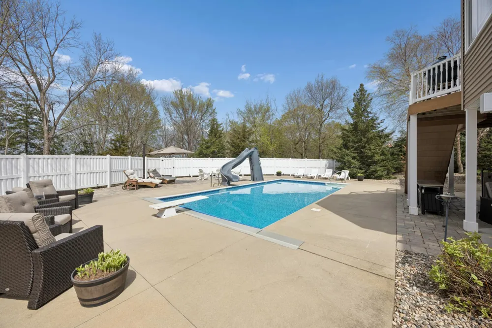 23840 Prairie Court Belle Plaine, MN 56011