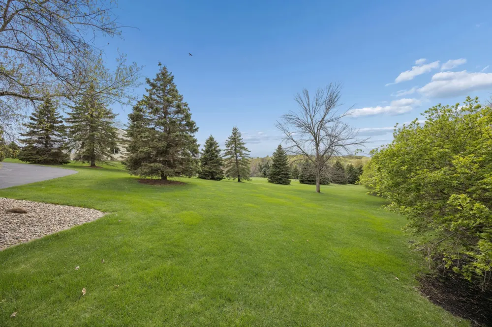 23840 Prairie Court Belle Plaine, MN 56011