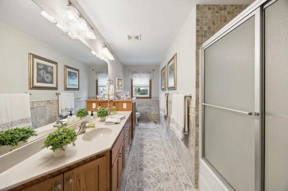 23840 Prairie Court Belle Plaine, MN 56011