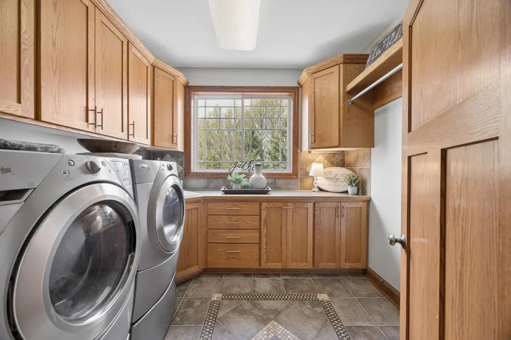 23840 Prairie Court Belle Plaine, MN 56011