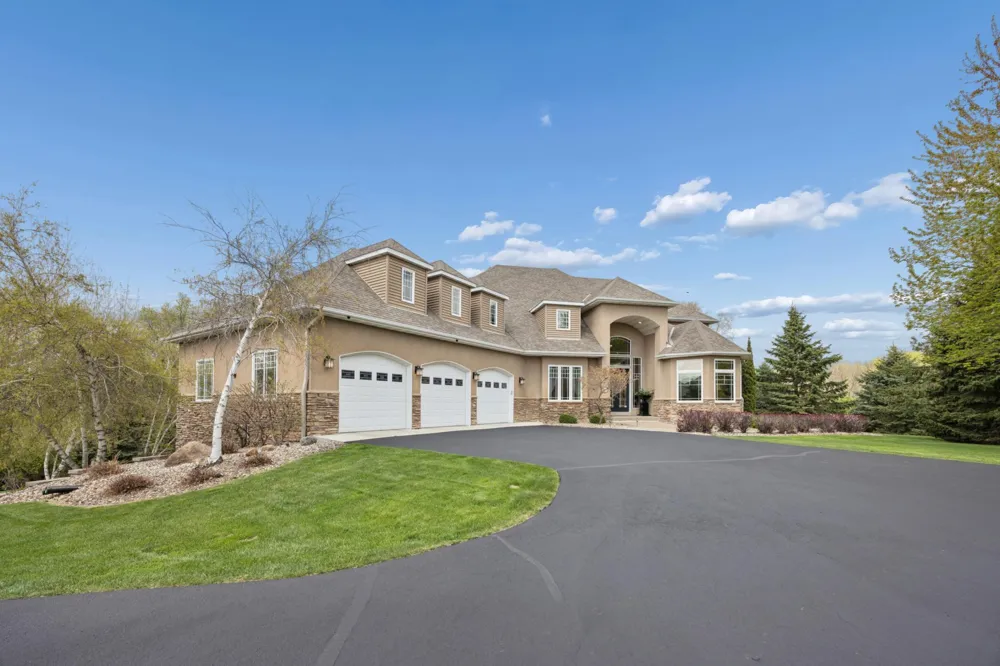 23840 Prairie Court Belle Plaine, MN 56011