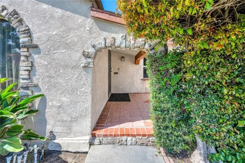 1617 W 80th Street