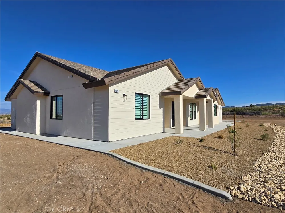 6221 Merced Oak Hills, CA 92344