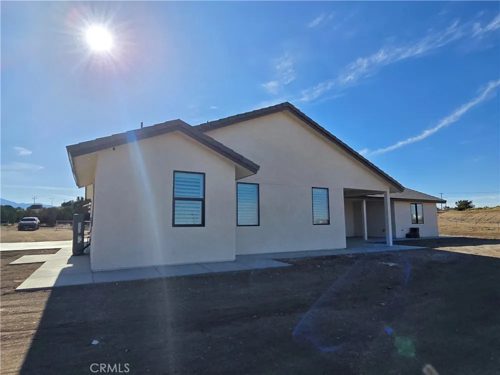 6221 Merced Oak Hills, CA 92344