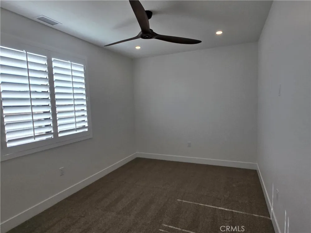 6221 Merced Oak Hills, CA 92344