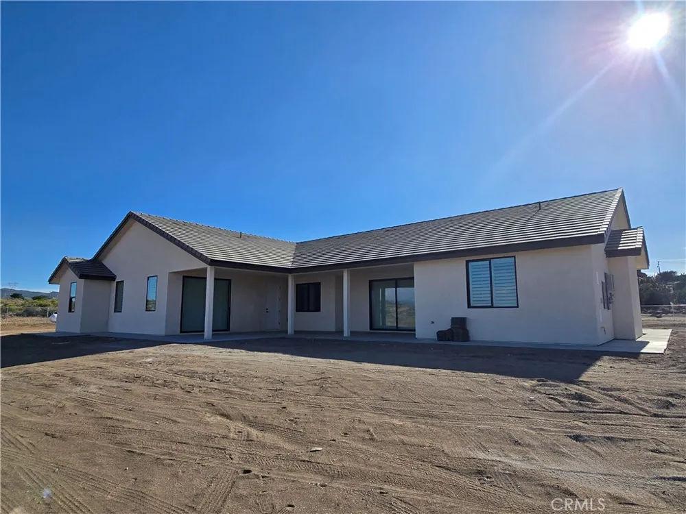 6221 Merced Oak Hills, CA 92344