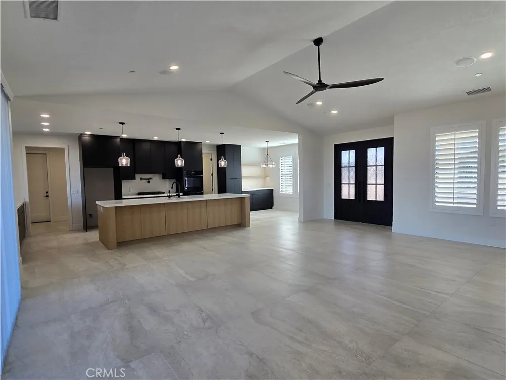 6221 Merced Oak Hills, CA 92344