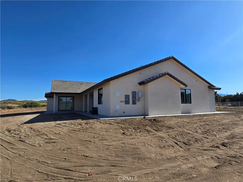 6221 Merced Oak Hills, CA 92344