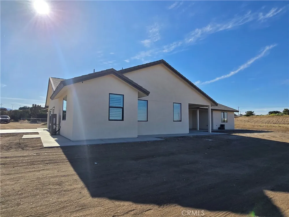 6221 Merced Oak Hills, CA 92344