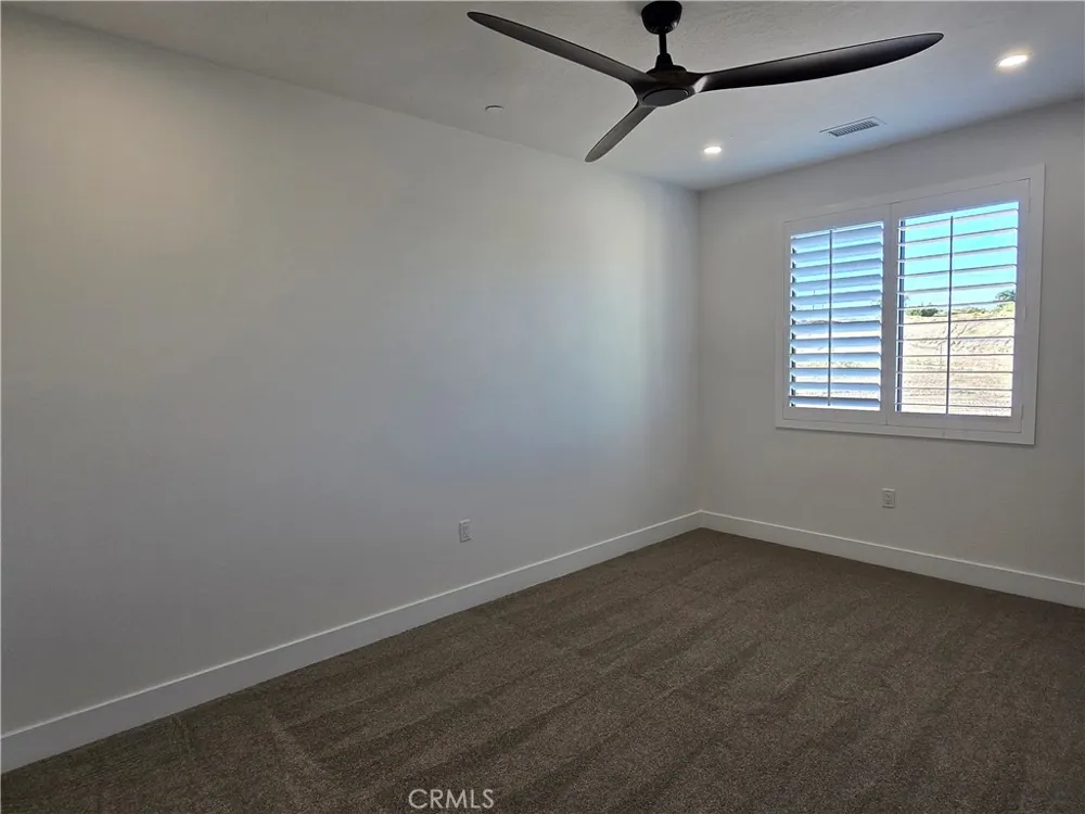 6221 Merced Oak Hills, CA 92344