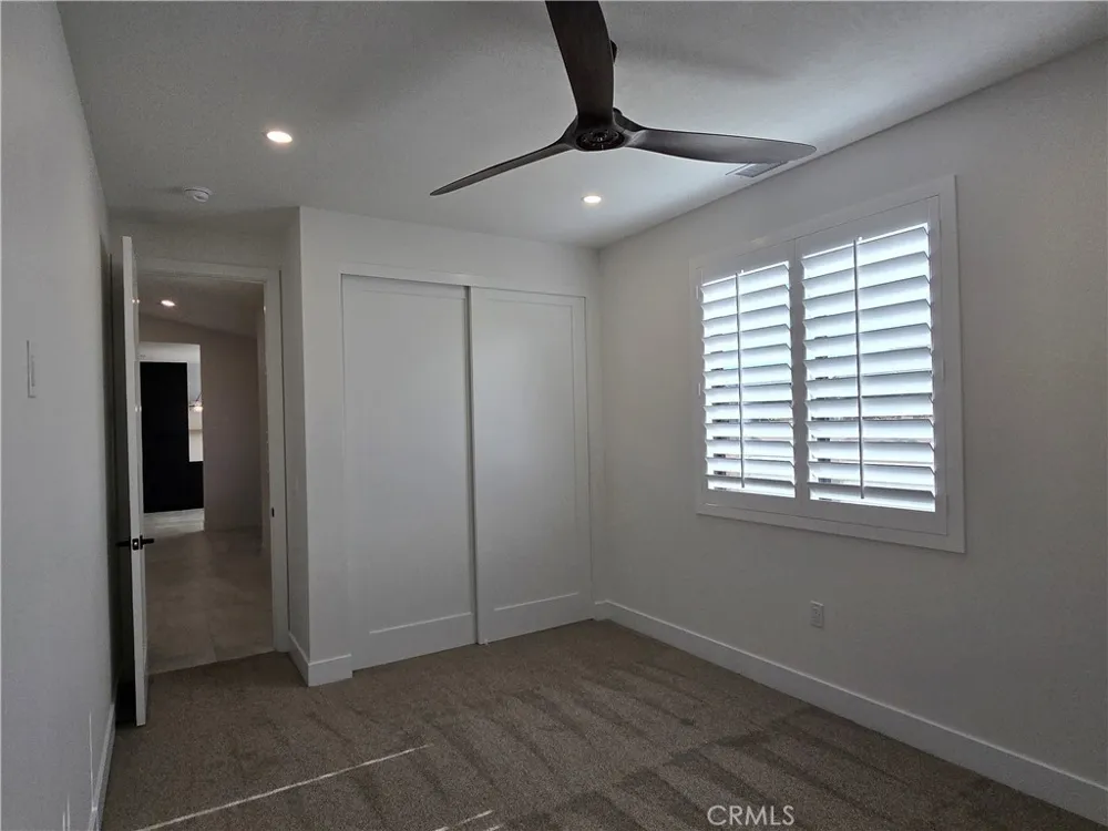 6221 Merced Oak Hills, CA 92344