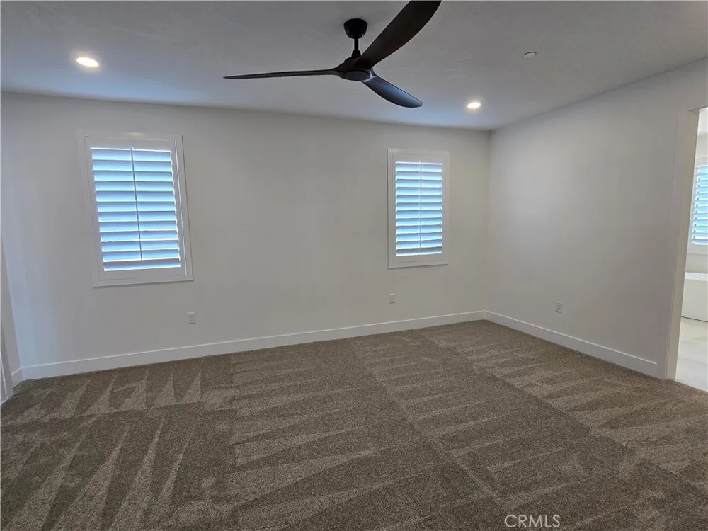 6221 Merced Oak Hills, CA 92344