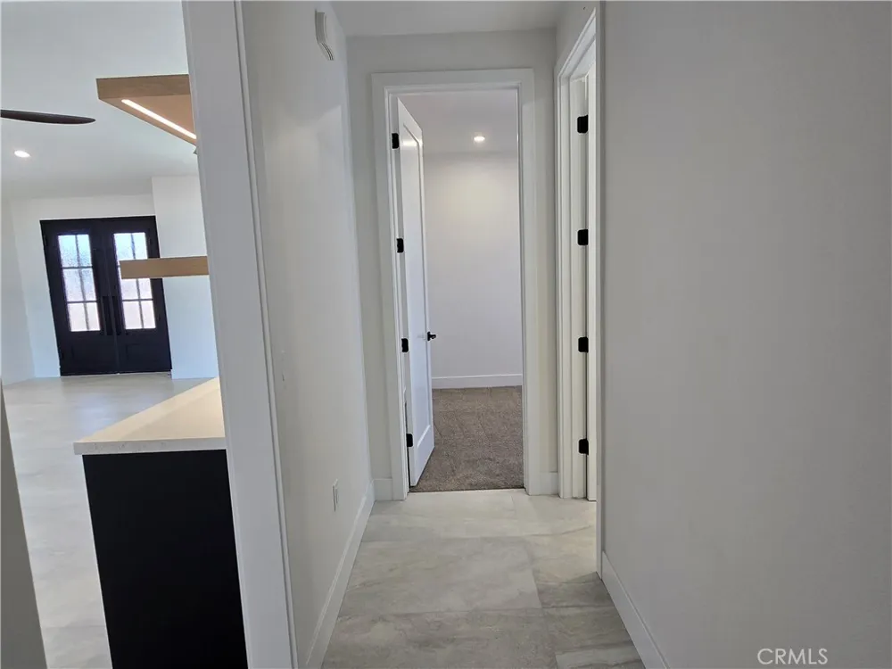 6221 Merced Oak Hills, CA 92344