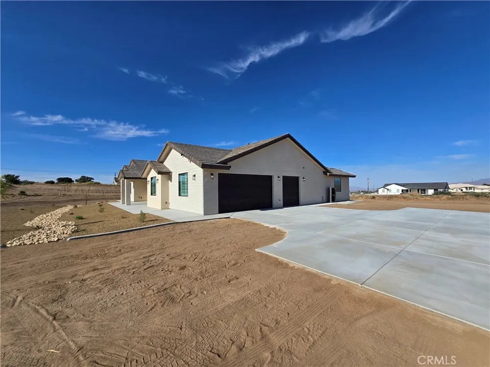6221 Merced Oak Hills, CA 92344