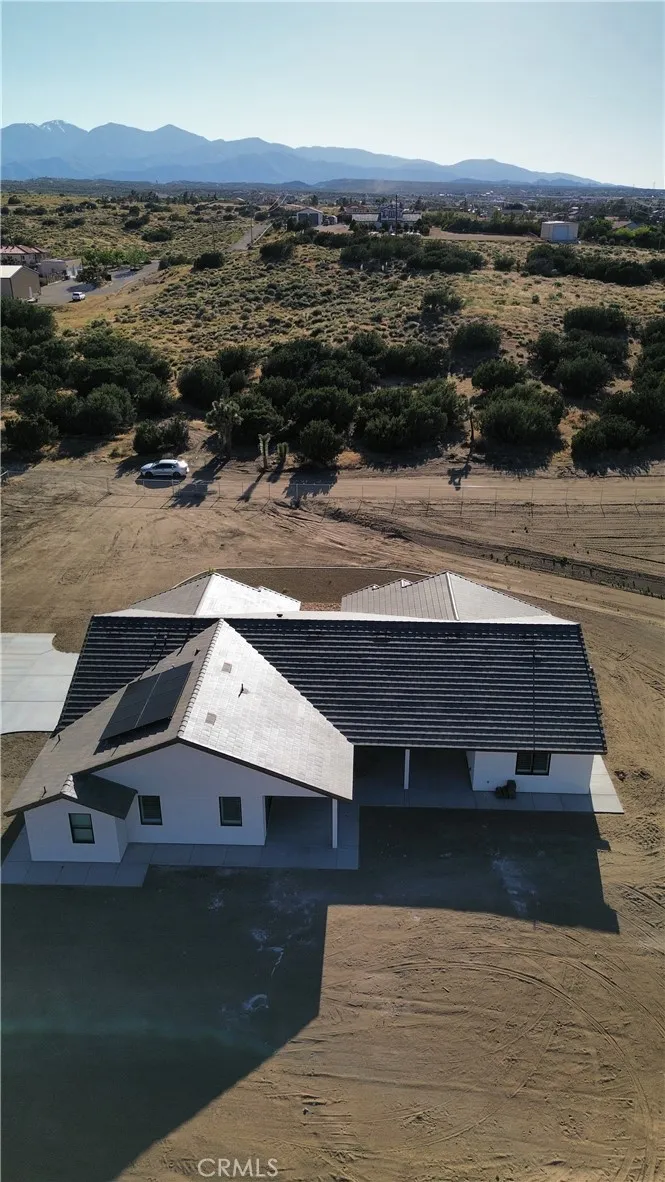 6221 Merced Oak Hills, CA 92344